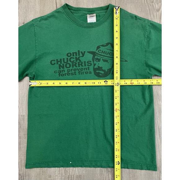 Only Chuck Norris Can Prevent Forest Fires Graphic Print Tshirt Men’s Size M - Picture 2 of 10